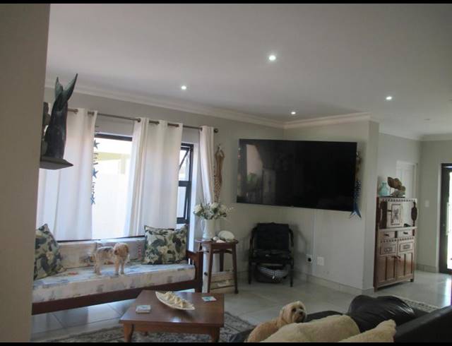 3 BEDROOM HOUSE FOR SALE IN DANA BAY